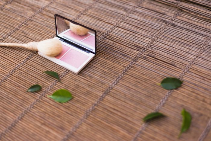 OEM cosmetic manufacturer clean make-up line